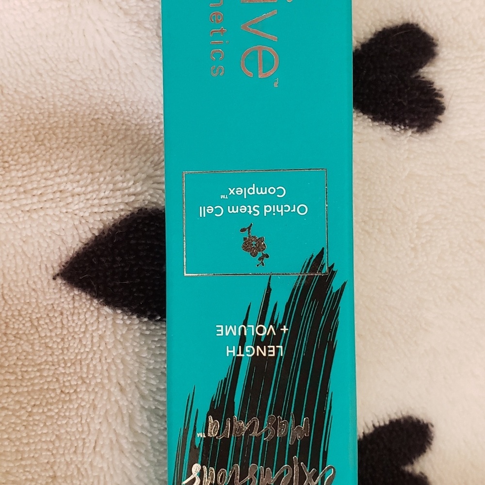 Thrive length plus volume mascara